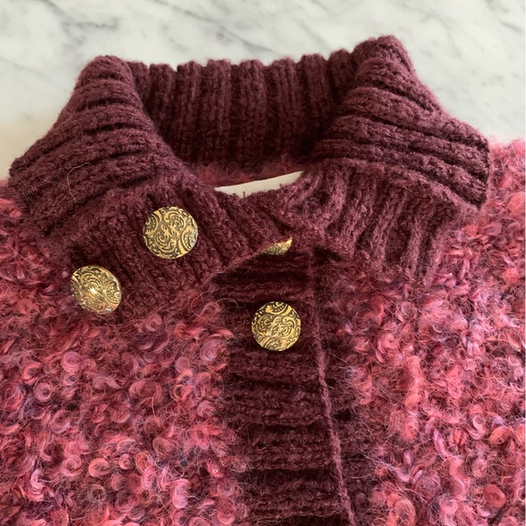 Hand knit merlot wool sweater with contrast details & beautiful buttons - Picture 4 of 11